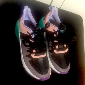 Fabletics Palms Performance Sneakers Sz 6 EUC